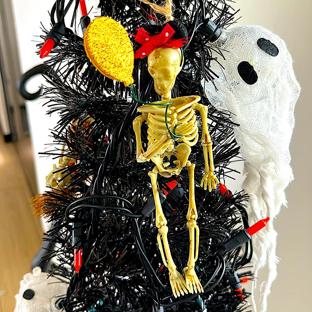 Minnie Mouse fan skeleton ornament- hamdmade